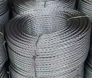 钢丝绳的材质是什么（钢丝绳里面的绳芯是什么材质）